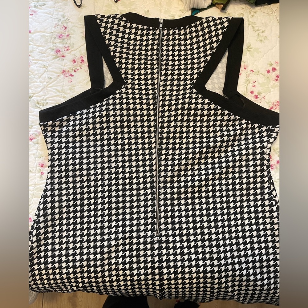 Have Plus size 2X Houndstooth Racerback bodycon mini dress